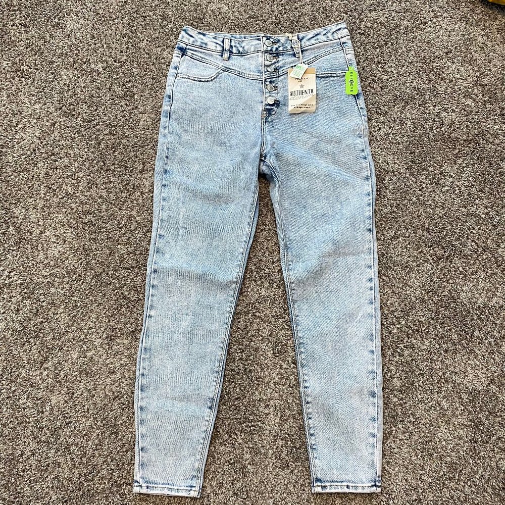NWT Skinny Jean  w/ Button Fly